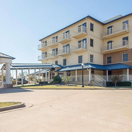 Quality Inn Tulsa-Downtown West Exterior photo